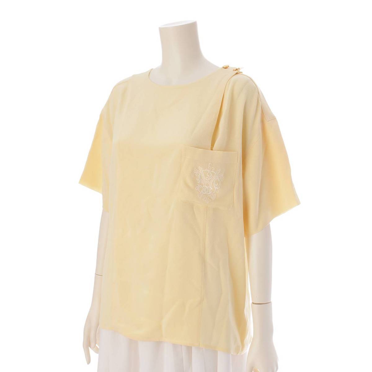 [Chanel] Chanel Vintage Embroidered Pocket Gold Button Silk Blouse 26910 Yellow 40 [Used] [Authenticated and Guaranteed Authentic] 199449
