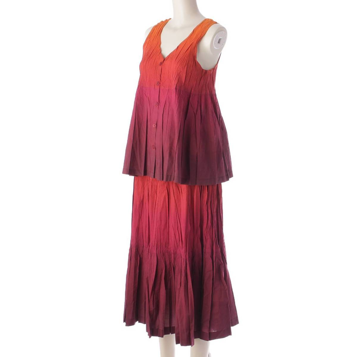 [Issey Miyake] Issey Miyake Gradient Vest Skirt Set PP93-PG973 PP93-PE971 Red 3 1 [Used] [Authenticated and Guaranteed Authentic] 203388