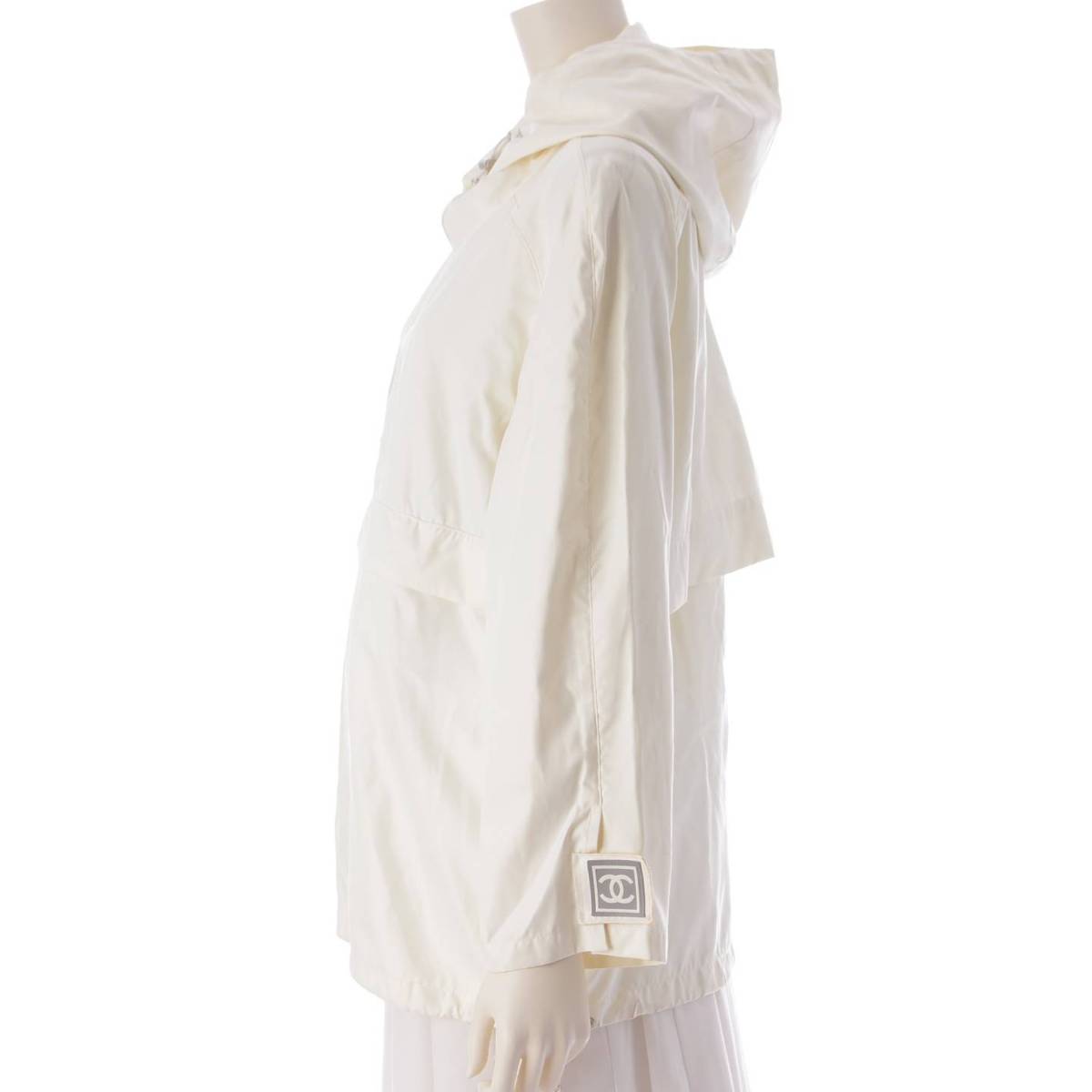 [Chanel] Chanel Sport 01P Nylon Half Zip Hooded Jacket Blouson P17598 White 38 [Used] [Authenticated and Guaranteed Authentic] 207711