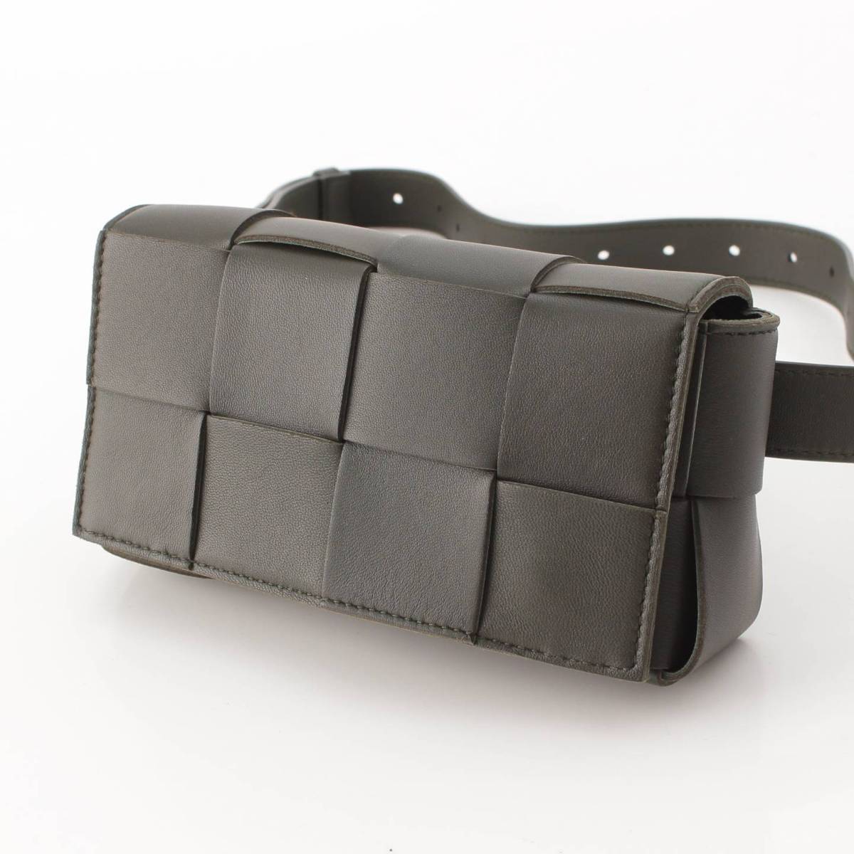 [Bottega Veneta] Bottega Veneta Maxi INTRECCIATO Leather Waist Bag 668572 Khaki [Used] [Authenticated and Guaranteed Authentic] 207928