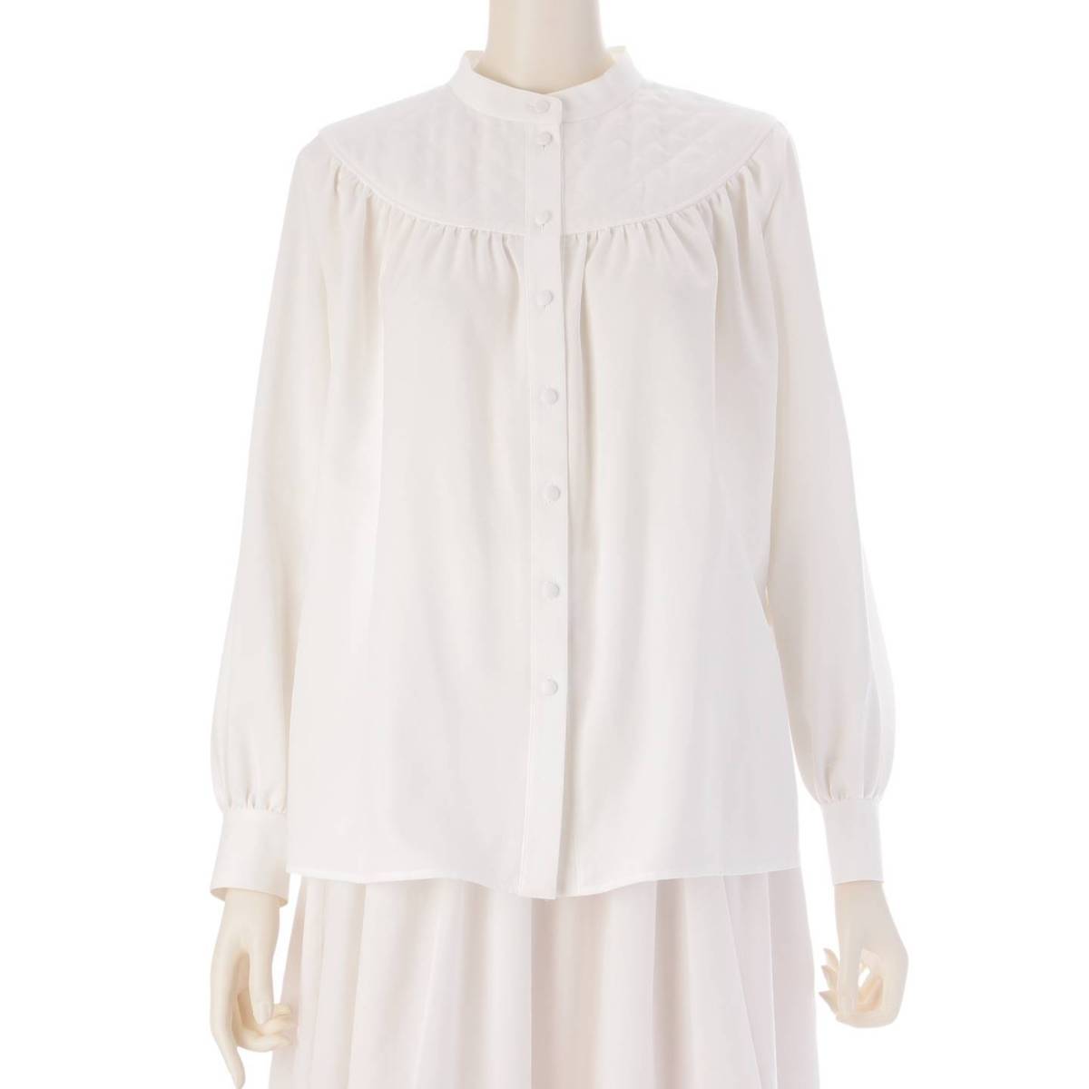 [Rene] Rene 22 years quilted switching Gathered collarless blouse top white 36 [Used] [Authenticated and genuine product guaranteed] 208287