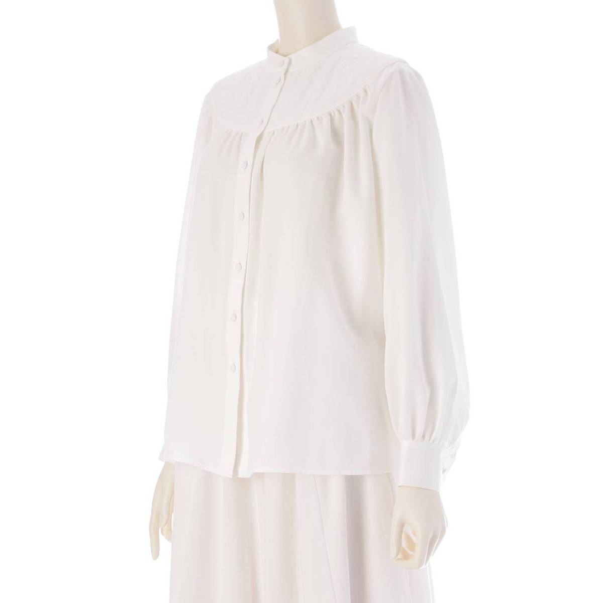 [Rene] Rene 22 years quilted switching Gathered collarless blouse top white 36 [Used] [Authenticated and genuine product guaranteed] 208287