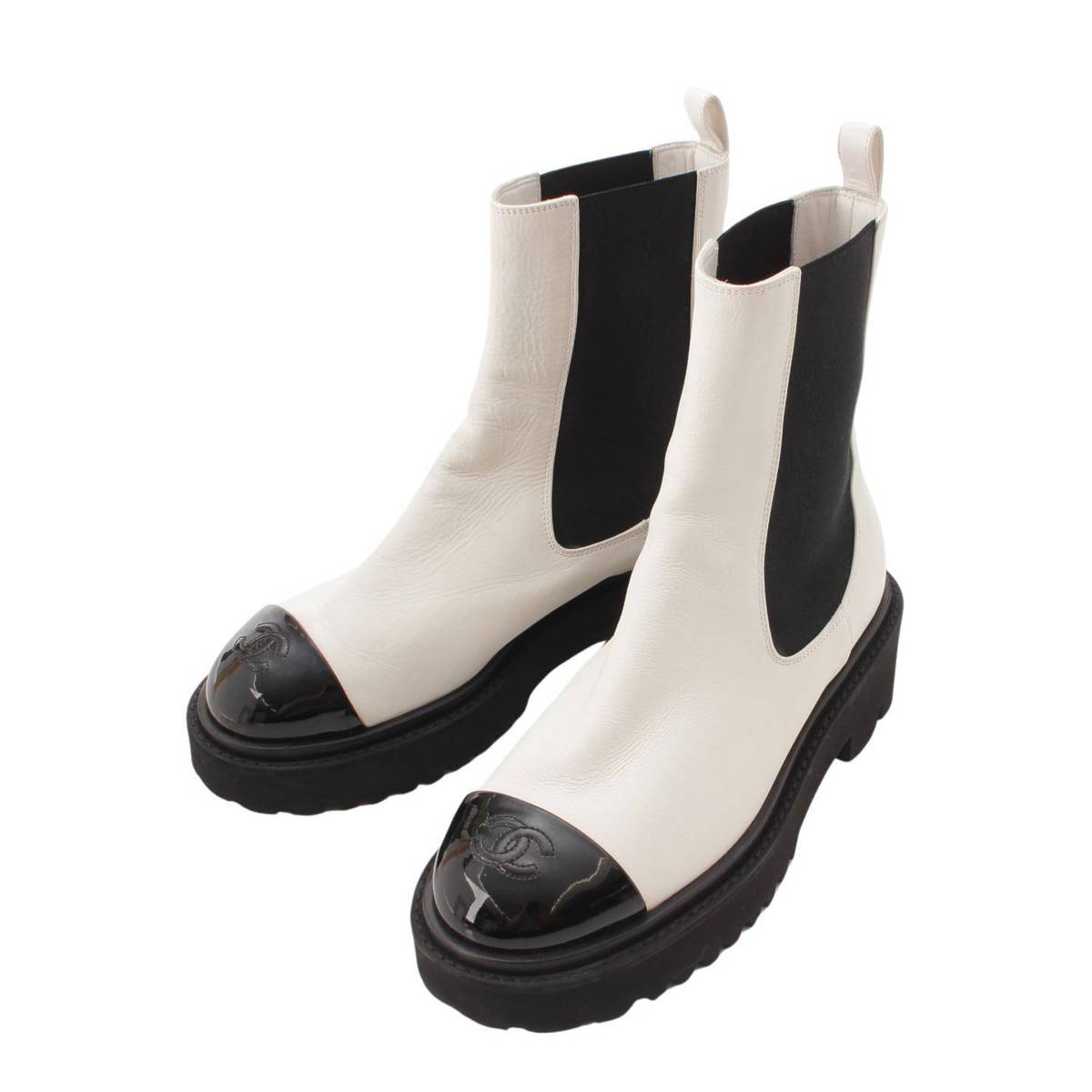 [Chanel] Chanel COCO Mark Patent Leather Side Gore Short Boots G38218 White 38 2/1C [Used] [Authenticated and Guaranteed Authentic] 209695