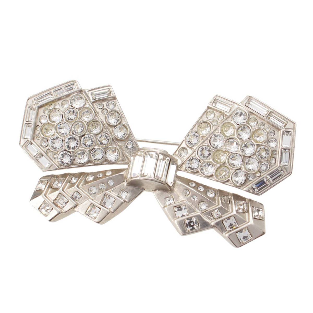 [Chanel] Chanel B14C Metallic Ribbon Motif Rhinestone Brooch Silver [Used] [Authenticated and Guaranteed Authentic] 209986