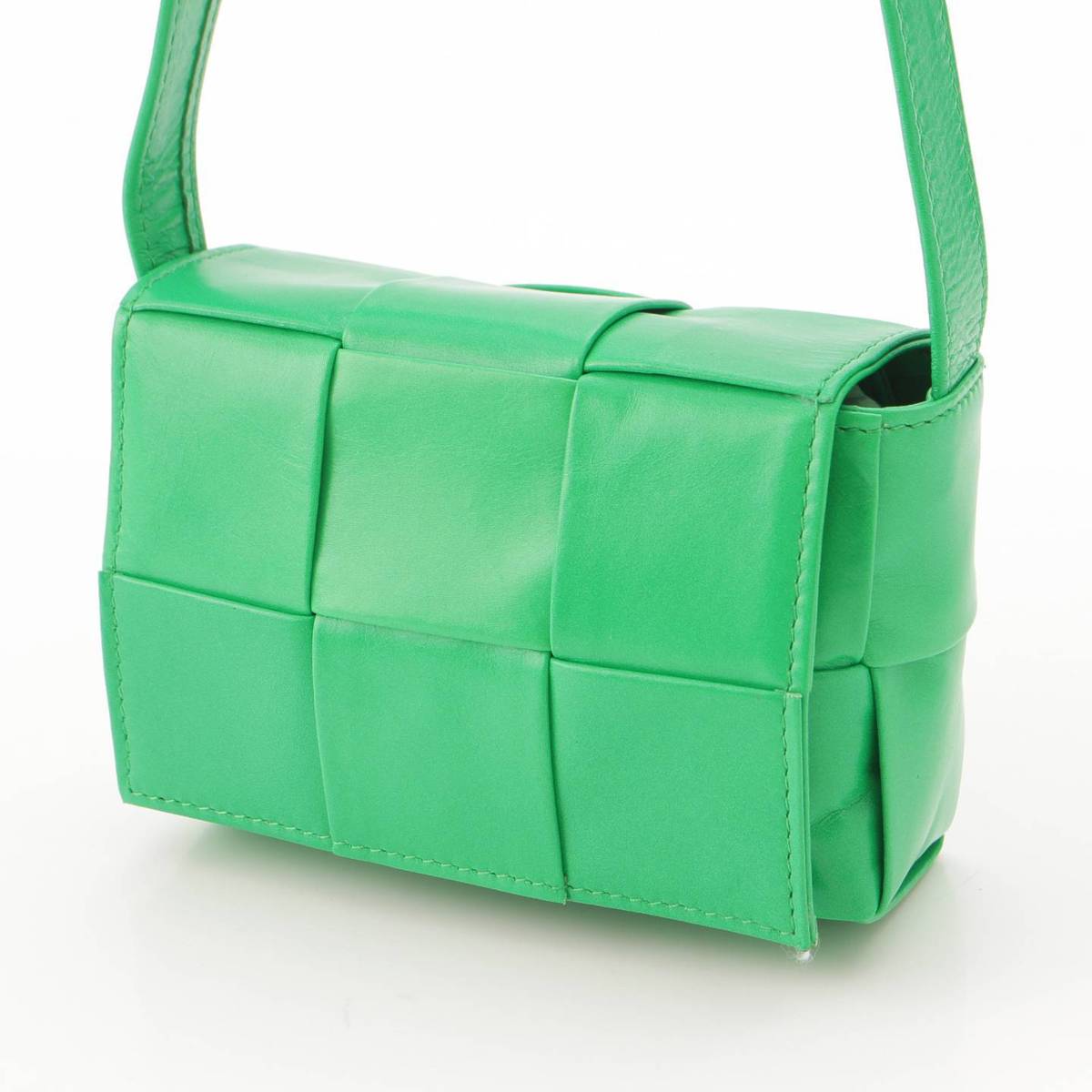 [Bottega Veneta] Bottega Veneta Candy Cassette Maxi INTRECCIATO Shoulder Bag 667048 Paraquito [Used] [Authenticated and Guaranteed Authentic] 210028