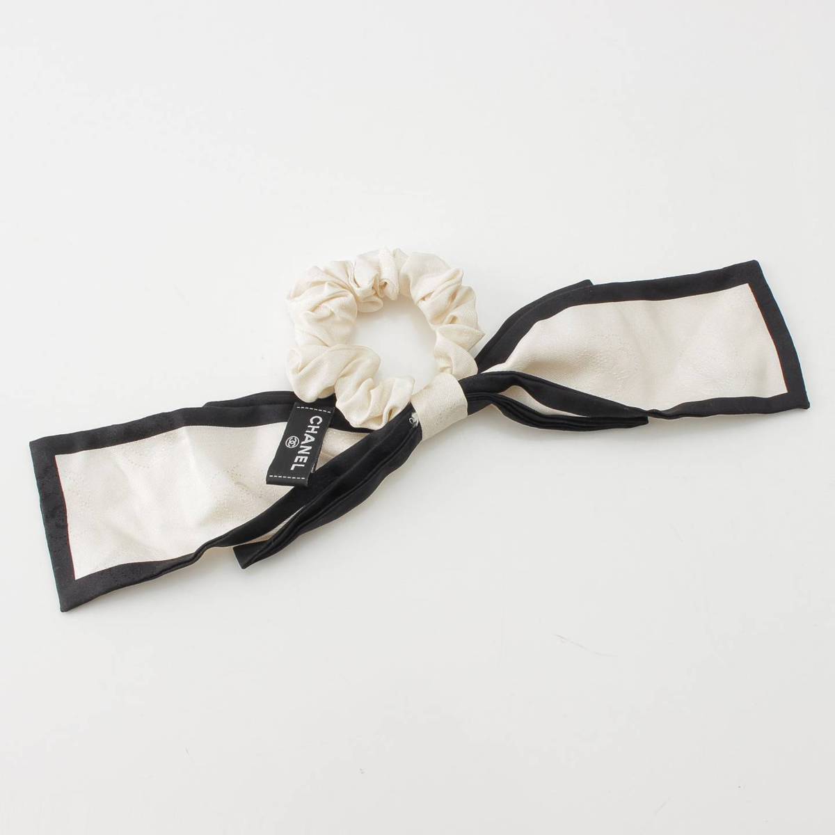 [Chanel] Chanel Camellia Silk Scrunchie Ribbon Hair Accessory AA8814 White [Used] [Authenticated and Guaranteed Authentic] 212026