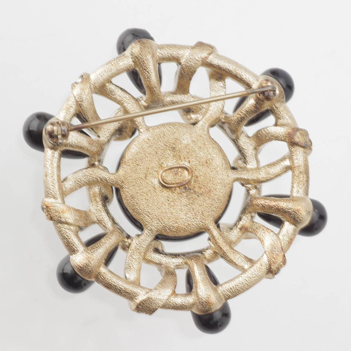 [Chanel] Chanel 18A COCO Mark Stone Crystal Round Brooch Gold Metal Black [Used] [Authenticated and Guaranteed Authentic] 212562