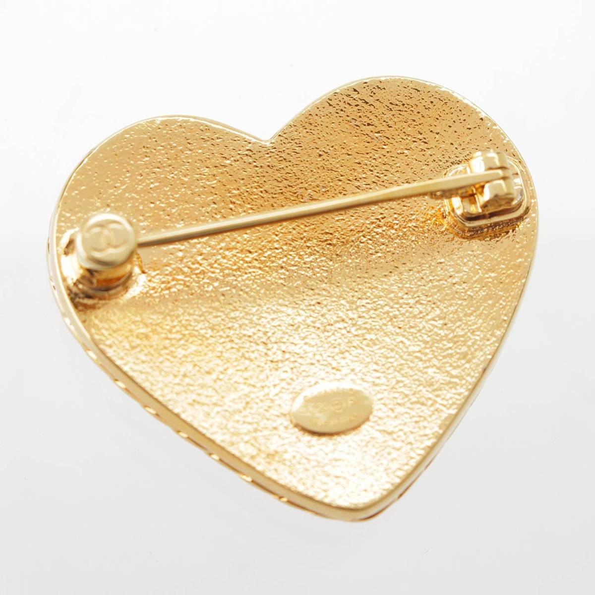 [Chanel] Chanel I24P COCO Mark Heart Denim Brooch Accessory Gold [Used] [Authenticated and Guaranteed Authentic] 213110