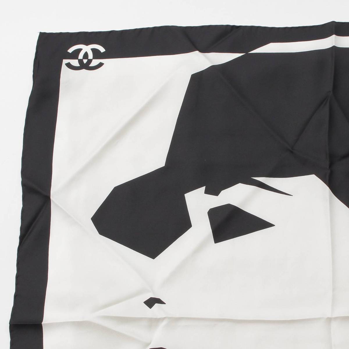 [Chanel] Chanel COCO Mark Mademoiselle Silk Monotone Scarf Black White [Used] [Authenticated and Guaranteed Authentic] 213251