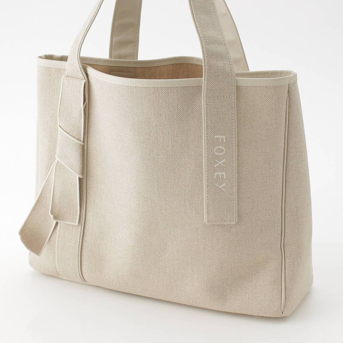 [Foxey] Foxey Anytime Tote Canvas x Leather Anytime Tote Bag 42136 Beige [Used] [Authenticated and Guaranteed Authentic] 214029