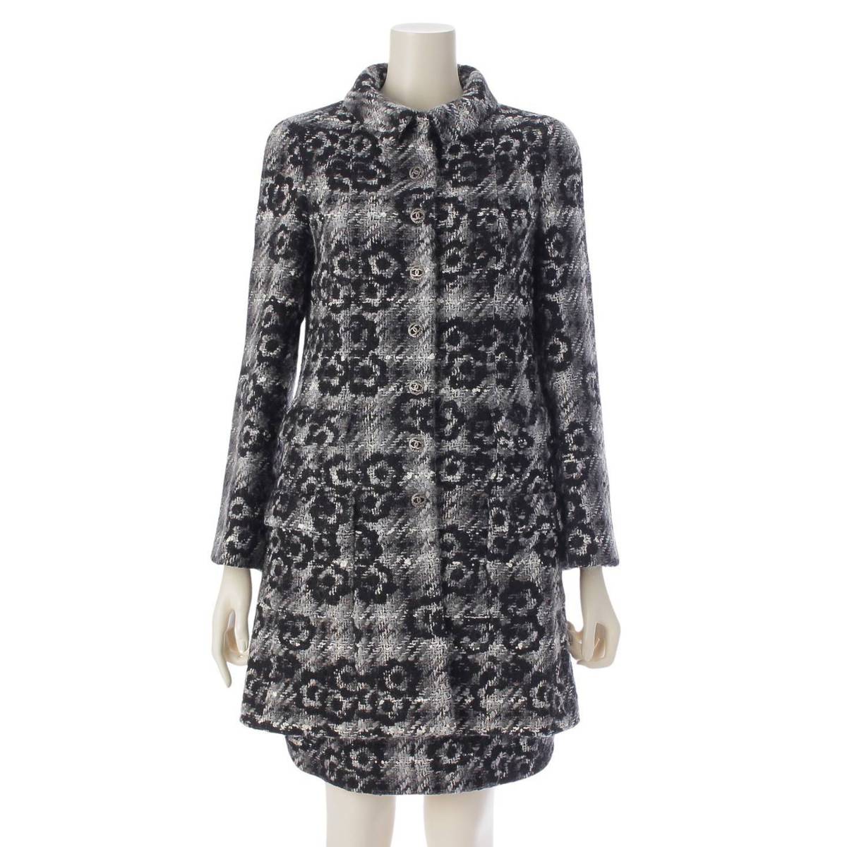 [Chanel] Chanel 05A COCO Button Camellia Tweed Set Coat Skirt Gray [Used] [Authenticated and Guaranteed Authentic] 214130