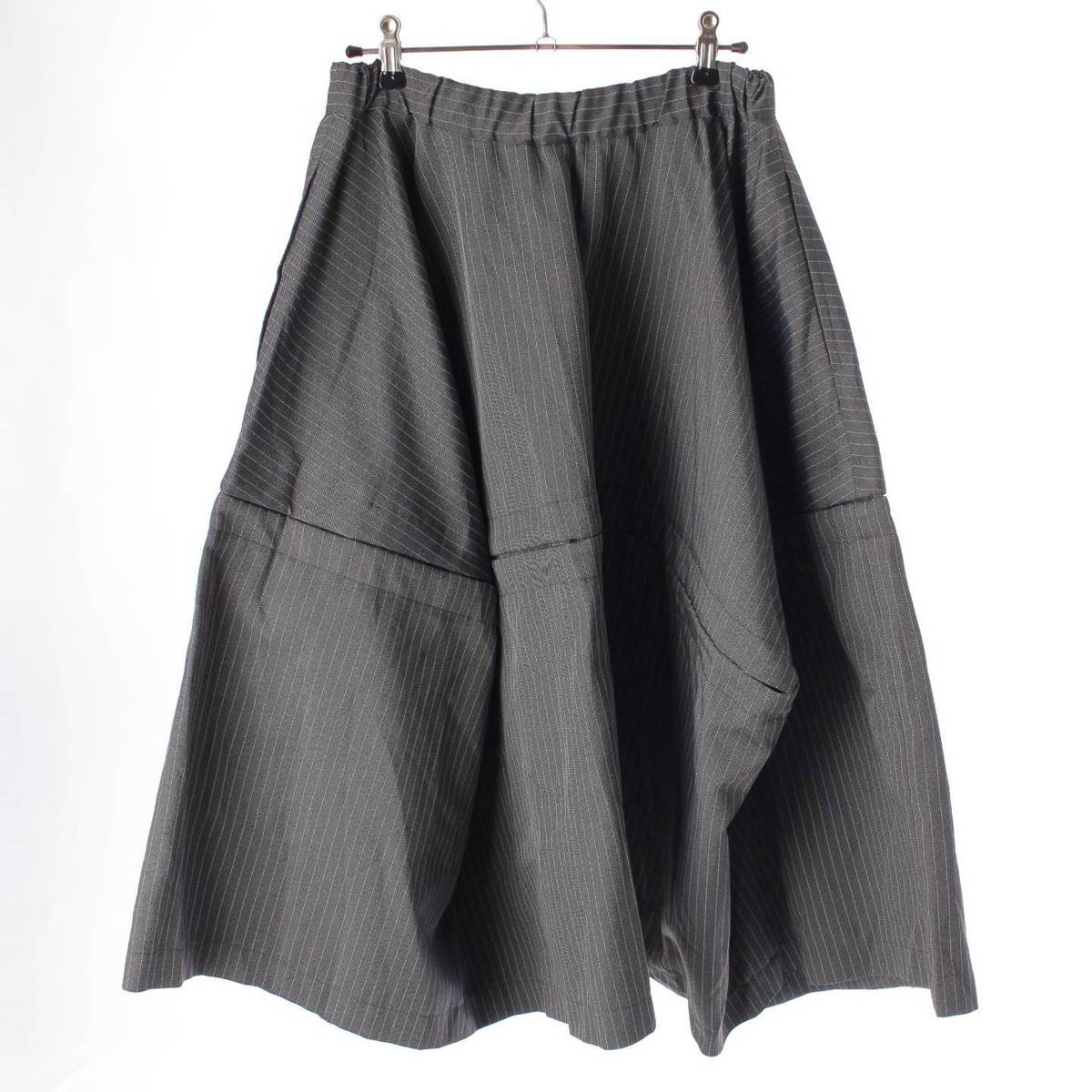 [Comme des Garcons] Comme des Garcons 23AW Striped Midi Length Deformed Flare Skirt RM-S005 Gray S [Used] [Authenticated and Guaranteed Authentic] 214287
