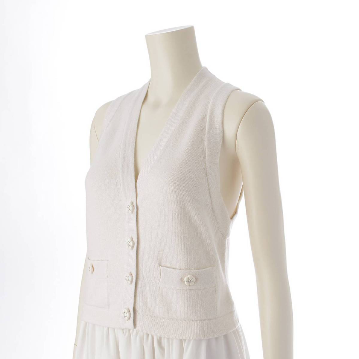 [Chanel] Chanel 23AW COCO Mark Camellia Cashmere Knit Vest Top P76164 White 34 [Used] [Authenticated and Guaranteed Authentic] 215031
