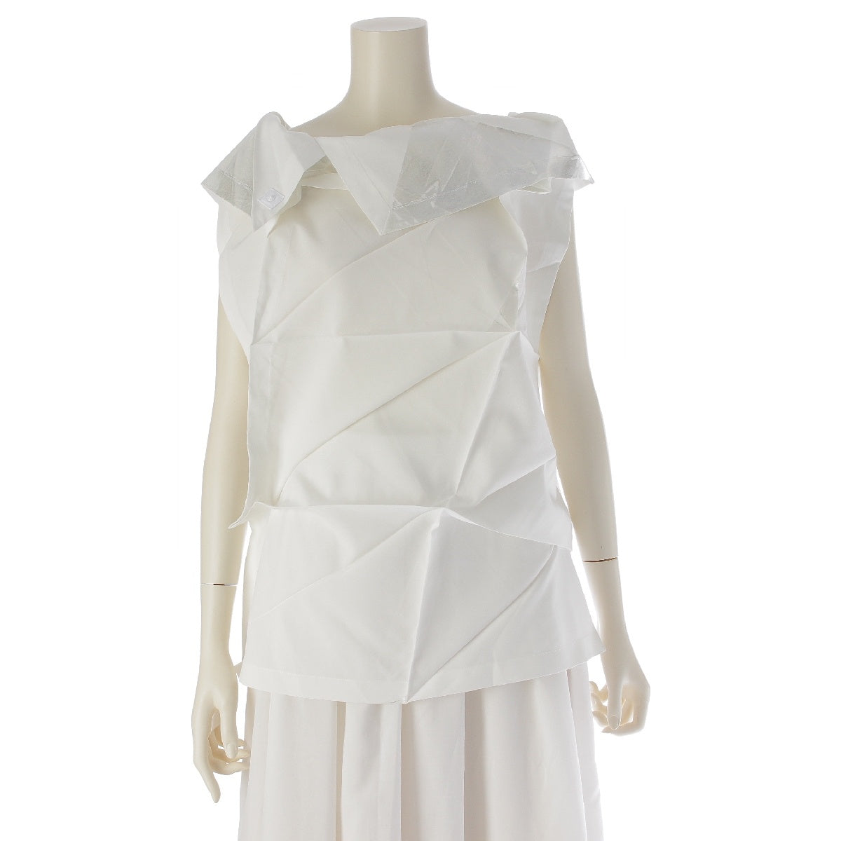 ISSEY MIYAKE 132 5. Transformed Pleated Sleeveless blouse tops IL55FJ002 White Silver 4