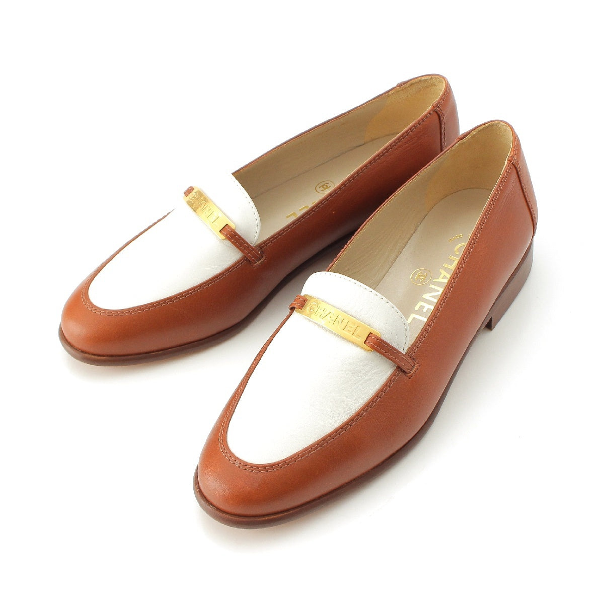 CHANEL leather With logo loafers shoes Brown white 37