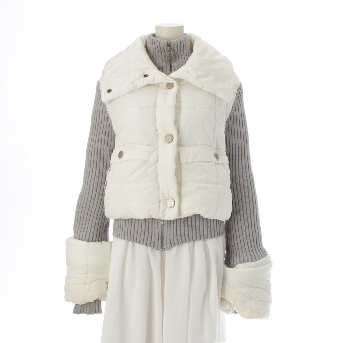 CHANEL 00A Sports line Knit switching COCO Mark padding Down jacket outer P16399 white