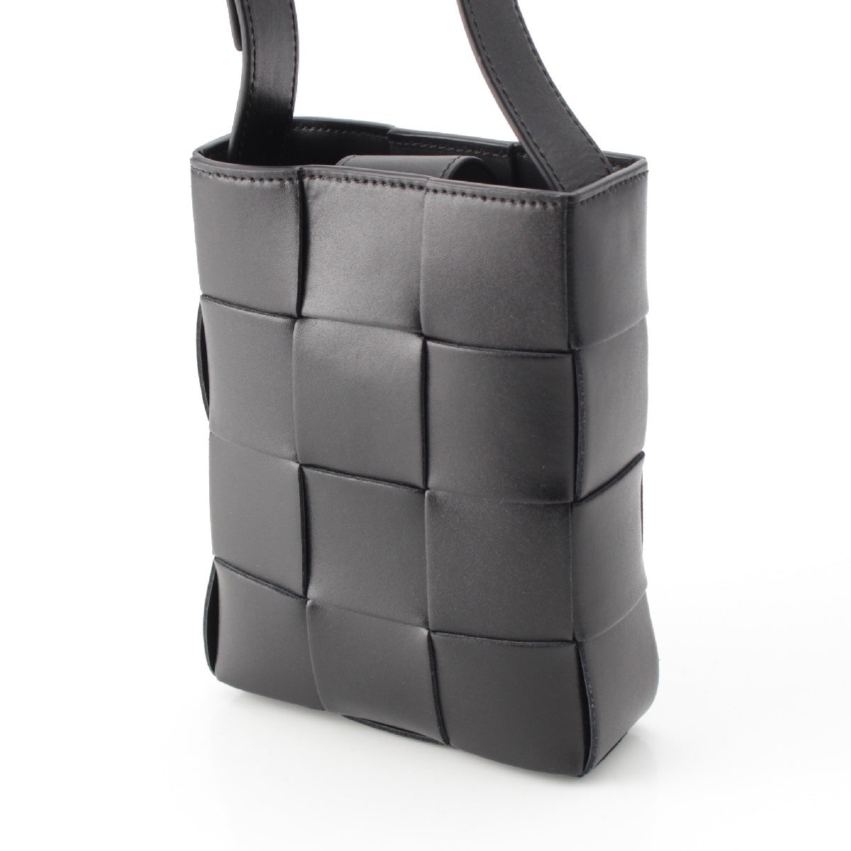 BOTTEGAVENETA leather Maxi Intre Cassette Crossbody Shoulder Bag 729298 black