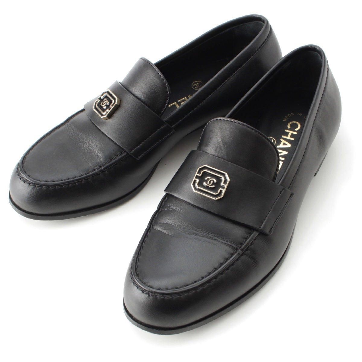 CHANEL 24AW leather Metal COCO Mark loafers shoes G45569 black 36C
