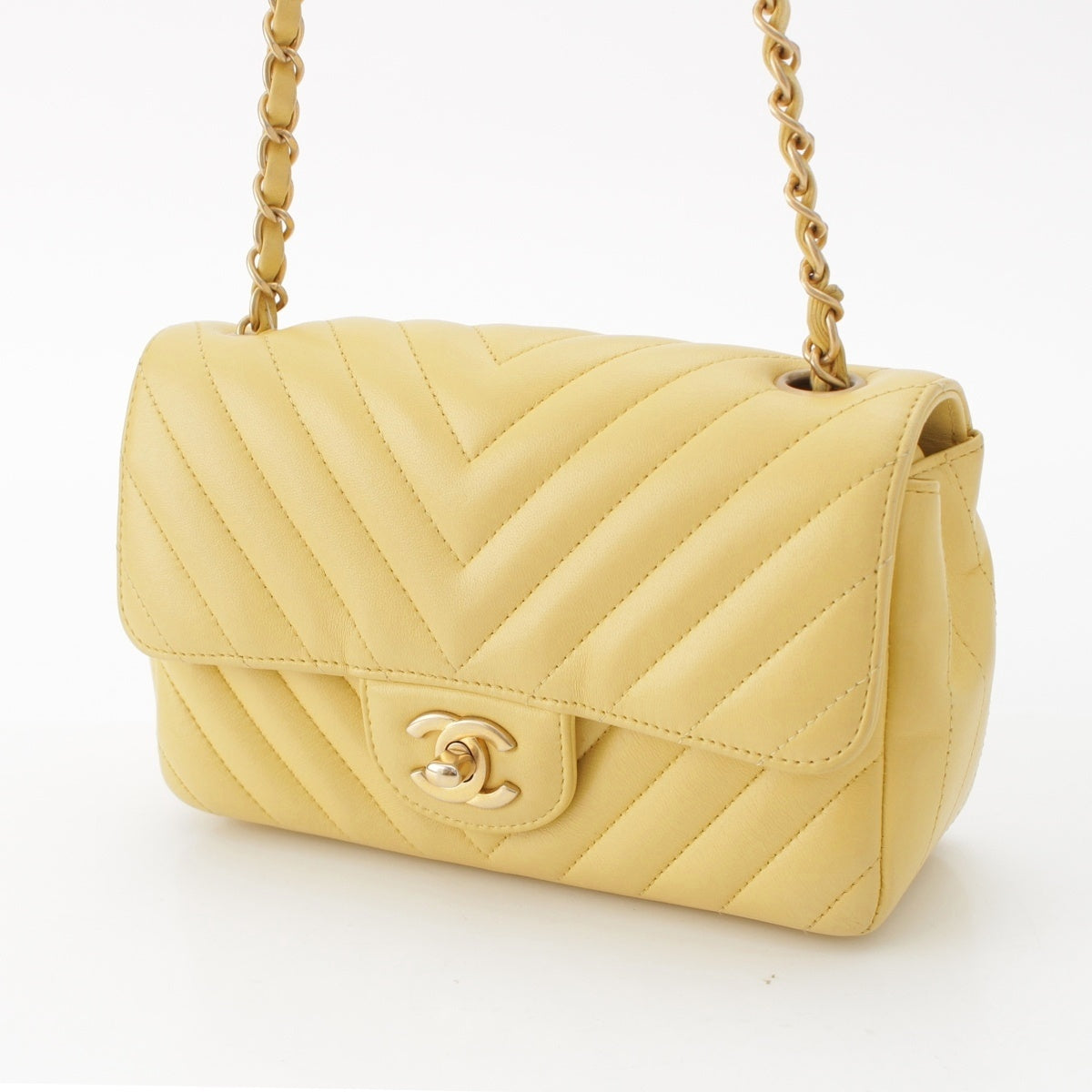 CHANEL V-Stitch Chevron lambskin Chain Shoulder Bag yellow