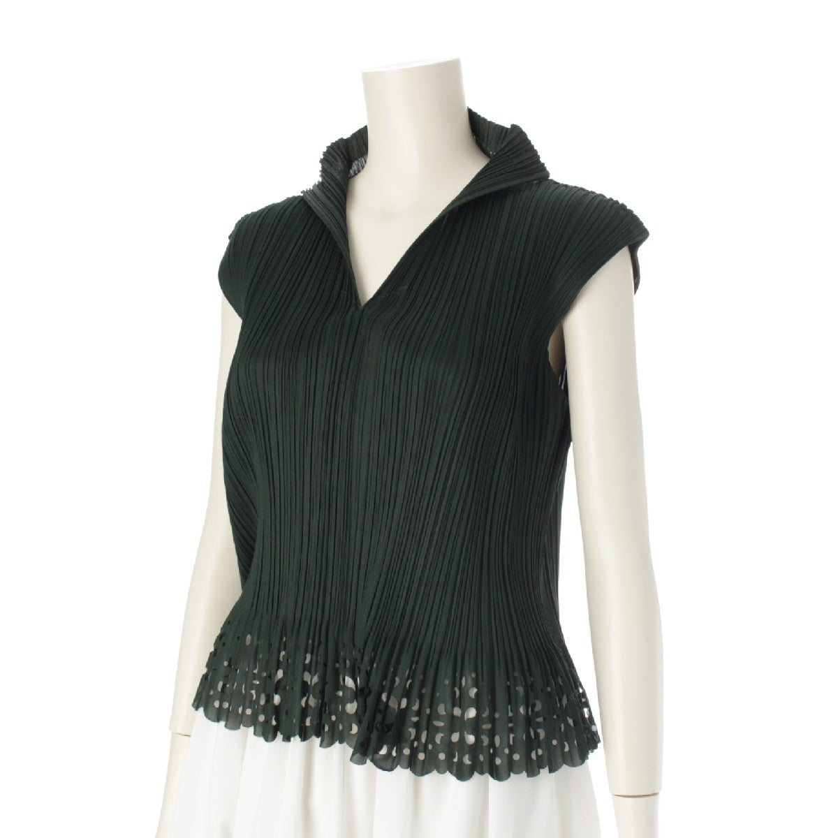 PLEATS PLEASE ISSEY  Hole processing Round cut Sleeveless tops Cut PP31-JK801 Dark green