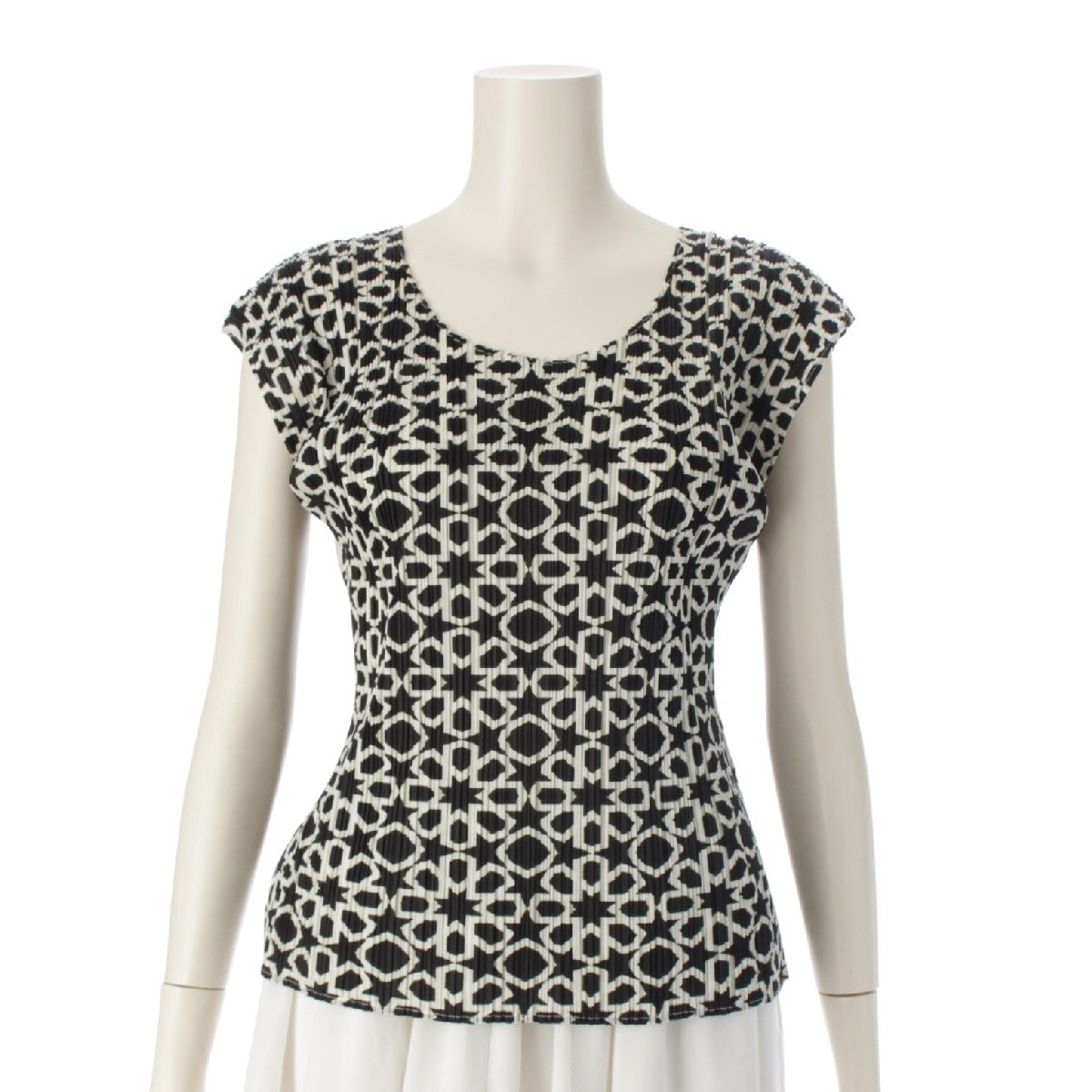 PLEATS PLEASE ISSEY  Geometric Pattern Sleeveless Cut Tops blouse PP51-JK644 Black x white 4