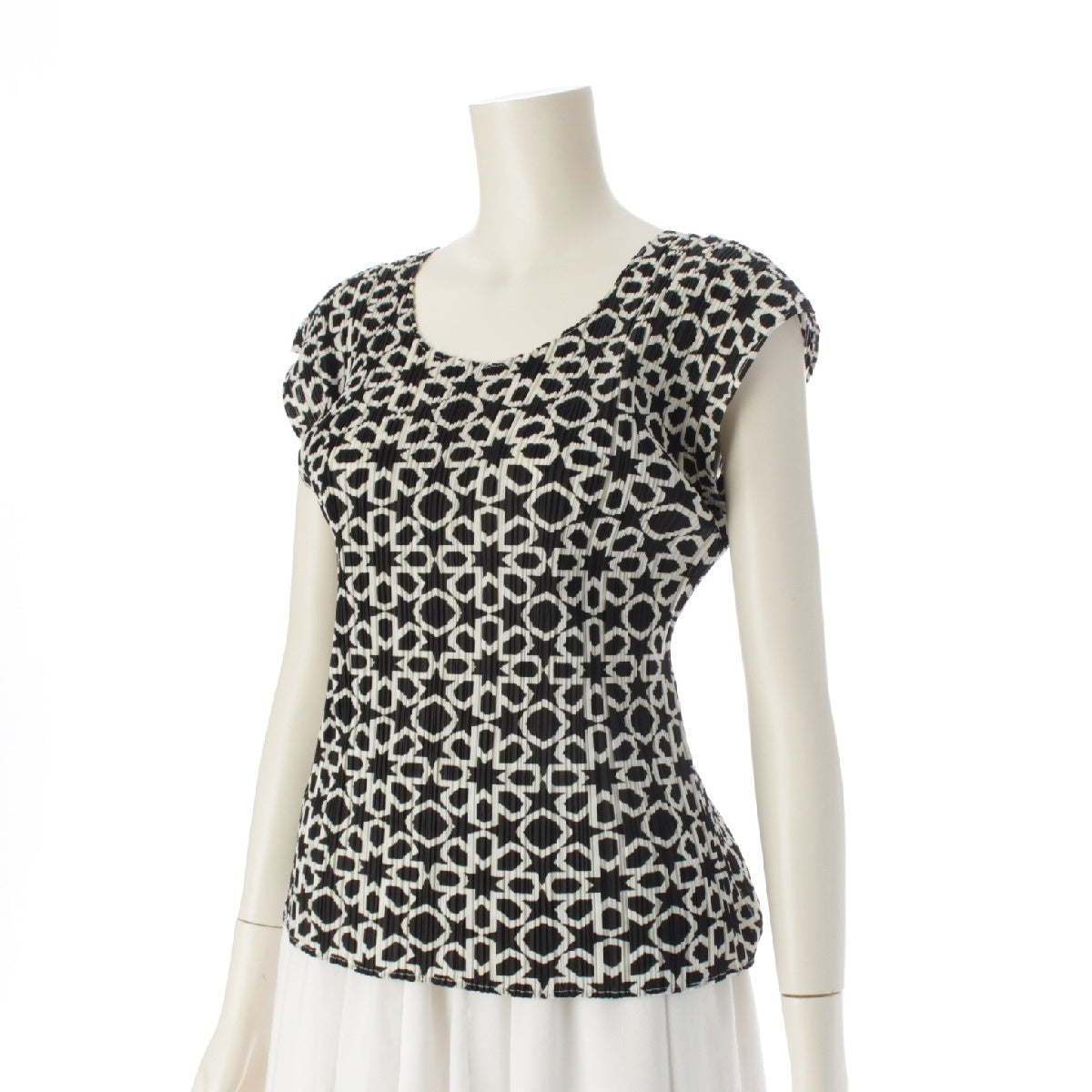 PLEATS PLEASE ISSEY  Geometric Pattern Sleeveless Cut Tops blouse PP51-JK644 Black x white 4