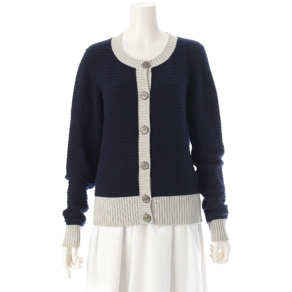 CHANEL 08C cashmere COCO Button knit cardigan Sweater tops P33559 White x navy 40