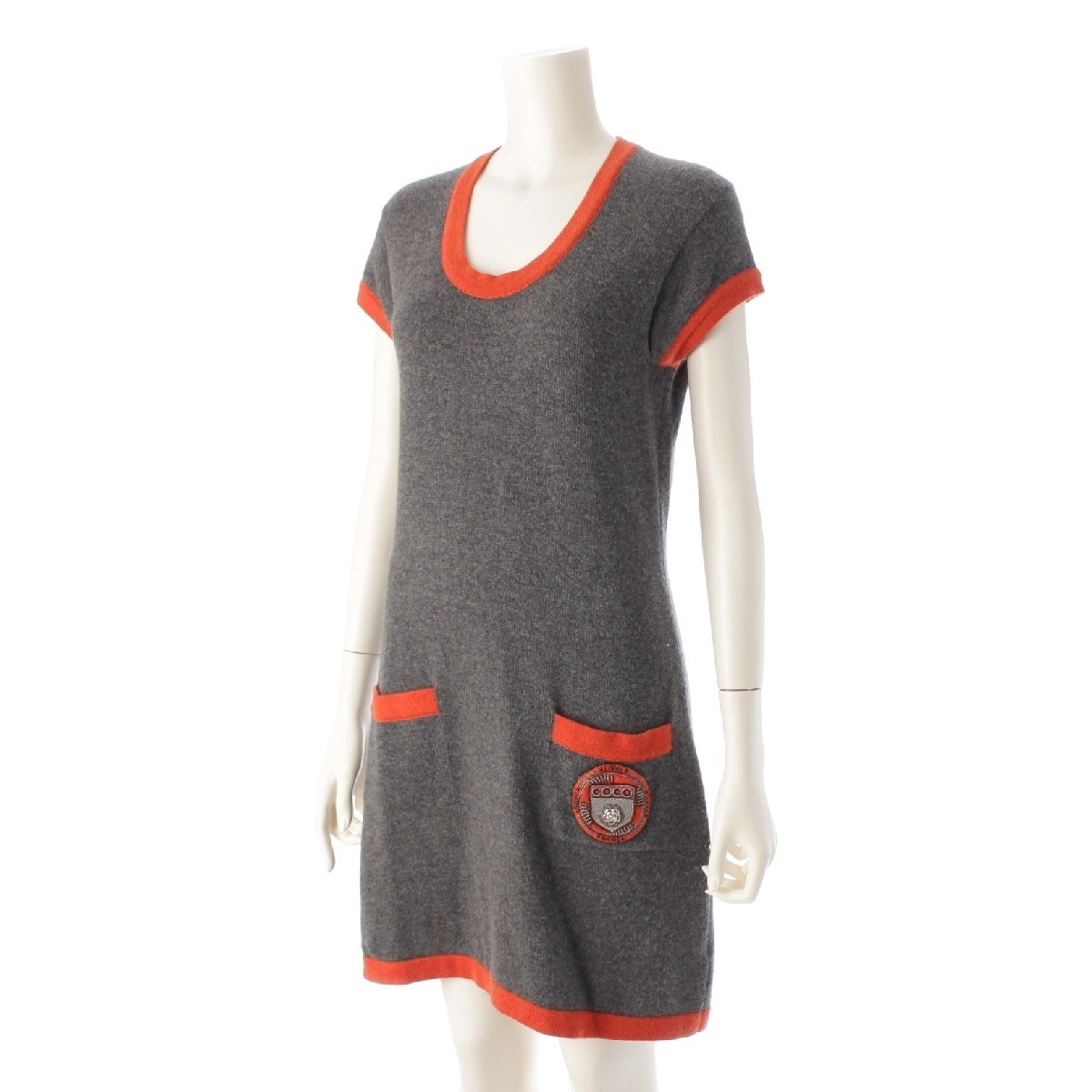 CHANEL 07A cashmere Camellia COCO Emblem Short Sleeve Knit one piece dress P31792 gray 40