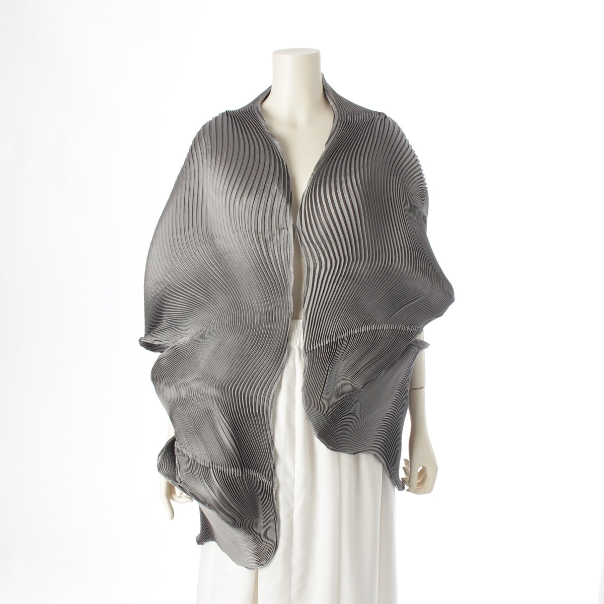 ISSEY MIYAKE 18 years Triacetate Steam stretch deformation Jacket Cardigans Outerwear Tops IM81AD103 Gray Silver series