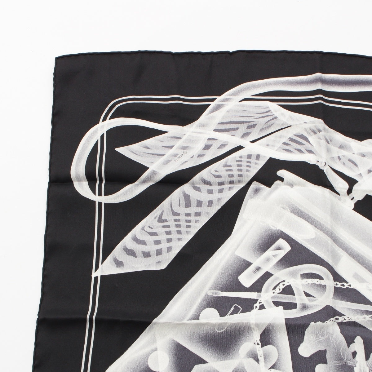 HERMES silk CALÉ70 PLEASE CHECK IN scarf black