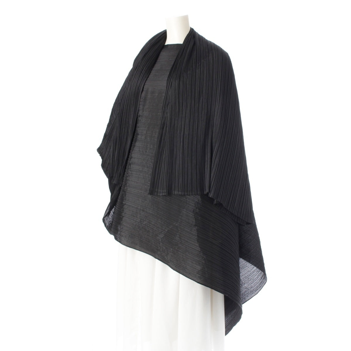 PLEATS PLEASE ISSEY  Deformation poncho outer PP04-AD038 black