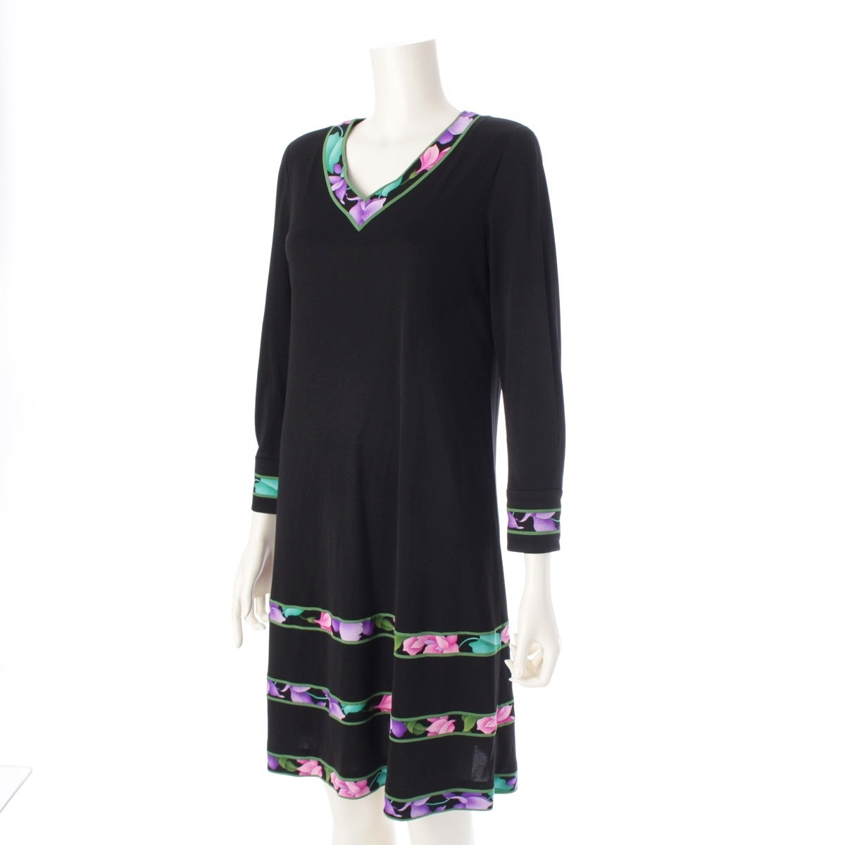 LEONARD Cancan material V-neck Long sleeves one piece 0140253 Black x green 38