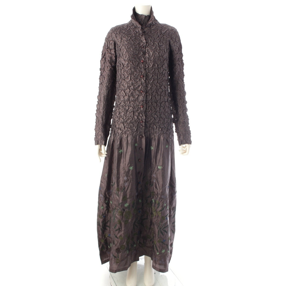 ISSEY MIYAKE Pleated, embroidered, plant-patterned, all-over, A-line, long, sleeveless cardigan one piece setup IM22-FH908-22/IM22-FH907 Charcoal Brown 4/3