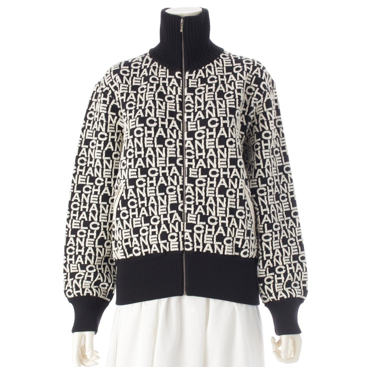 CHANEL Wool blend Logo zip-up knit Jacket Blouson outerwear P61955 Black White 40