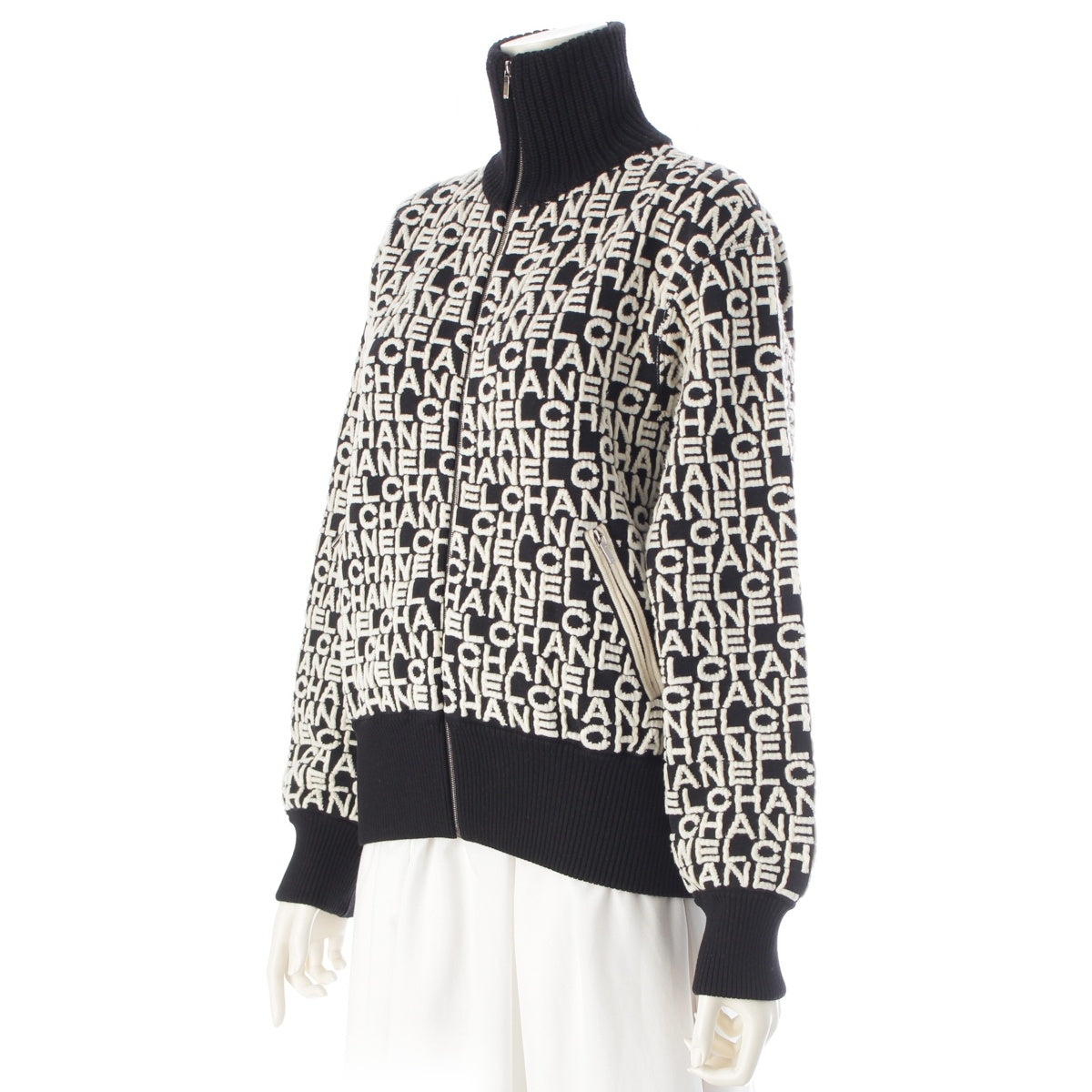 CHANEL Wool blend Logo zip-up knit Jacket Blouson outerwear P61955 Black White 40