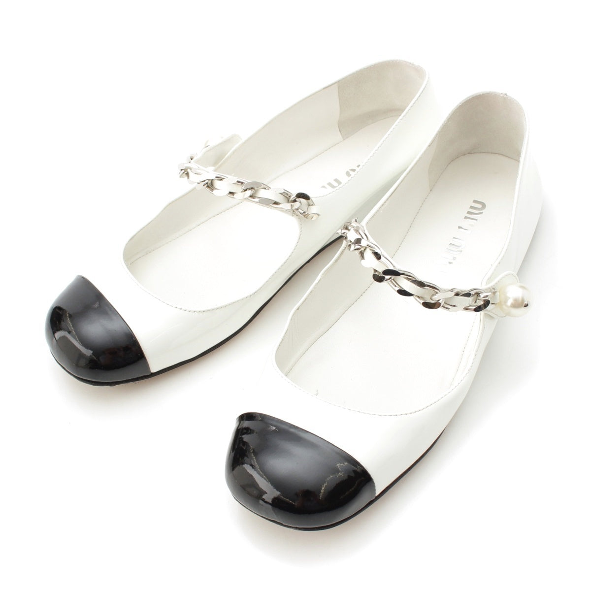 MIUMIU patent Pearl Chain Strap Flats pumps shoes White x black 37