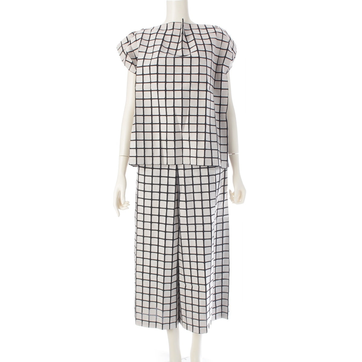 ISSEY MIYAKE Cotton blend CUBE Square Pleated Pants setup IM82FJ520 / IM82FF526 Light gray black 2 / 1