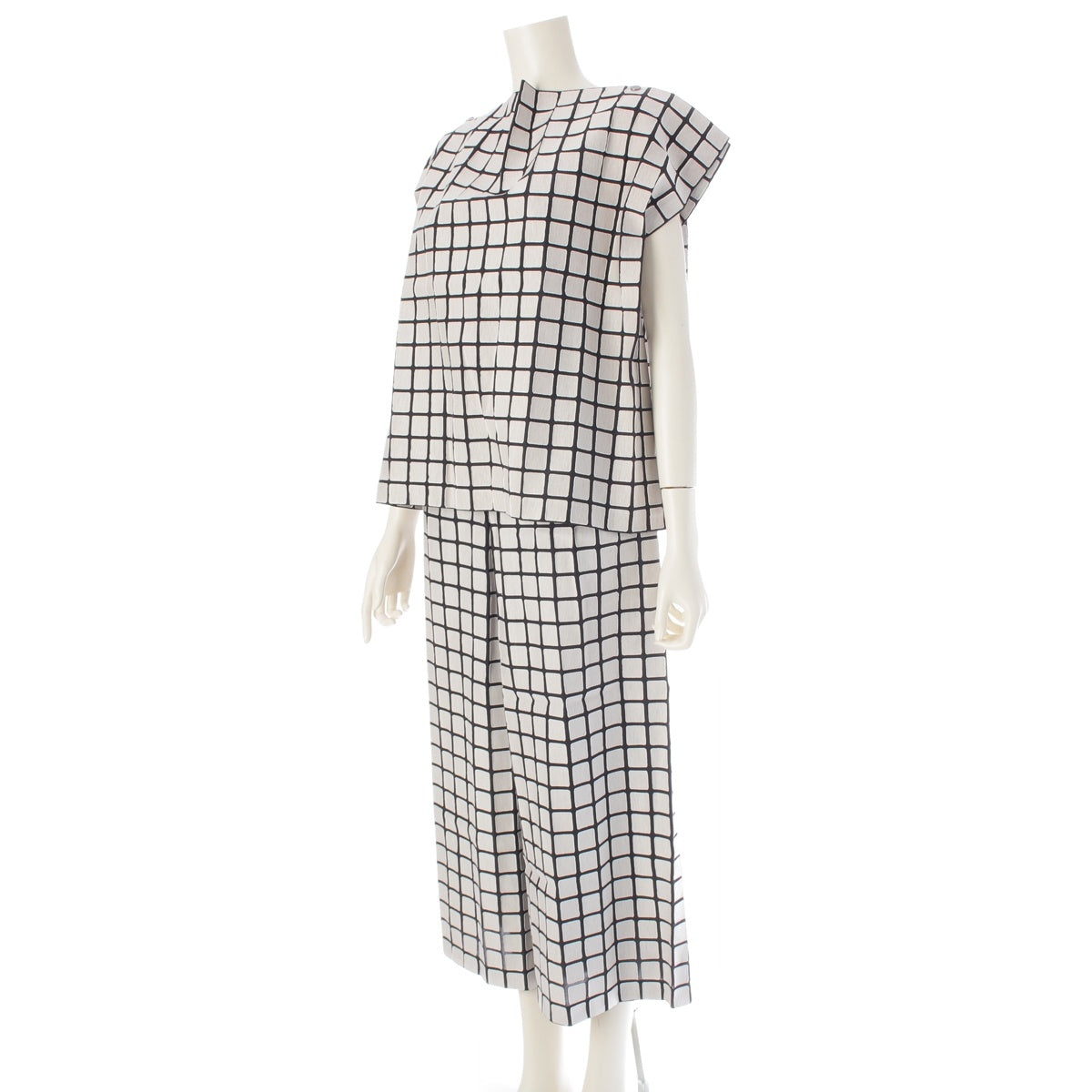 ISSEY MIYAKE Cotton blend CUBE Square Pleated Pants setup IM82FJ520 / IM82FF526 Light gray black 2 / 1