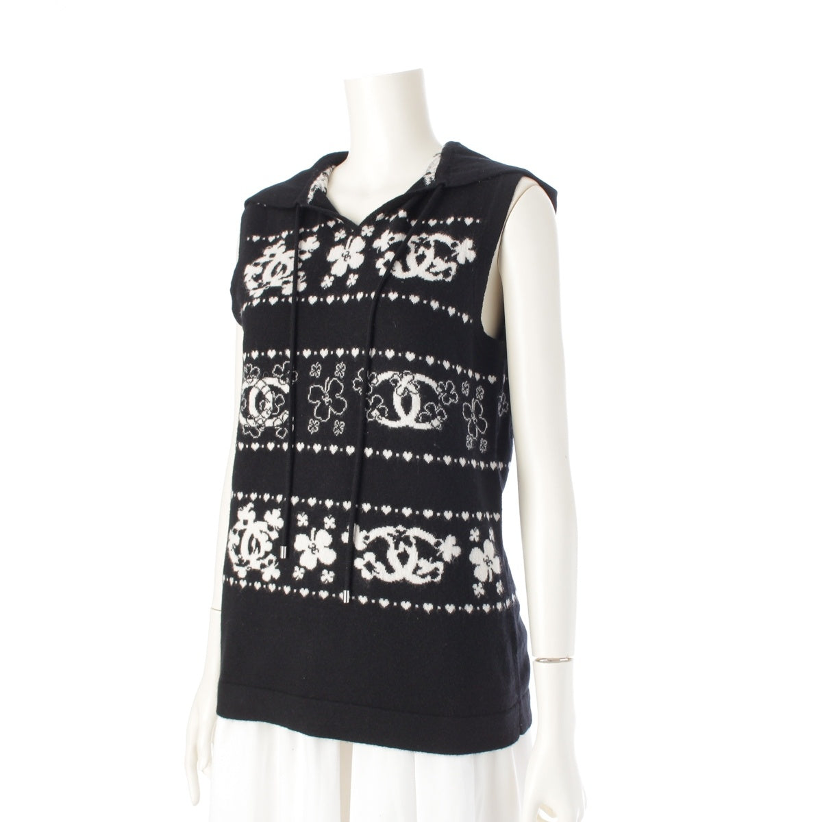 CHANEL cashmere cotton COCO Mark Clover Hooded Knit Best Hoodie tops P68148 Black x white 38