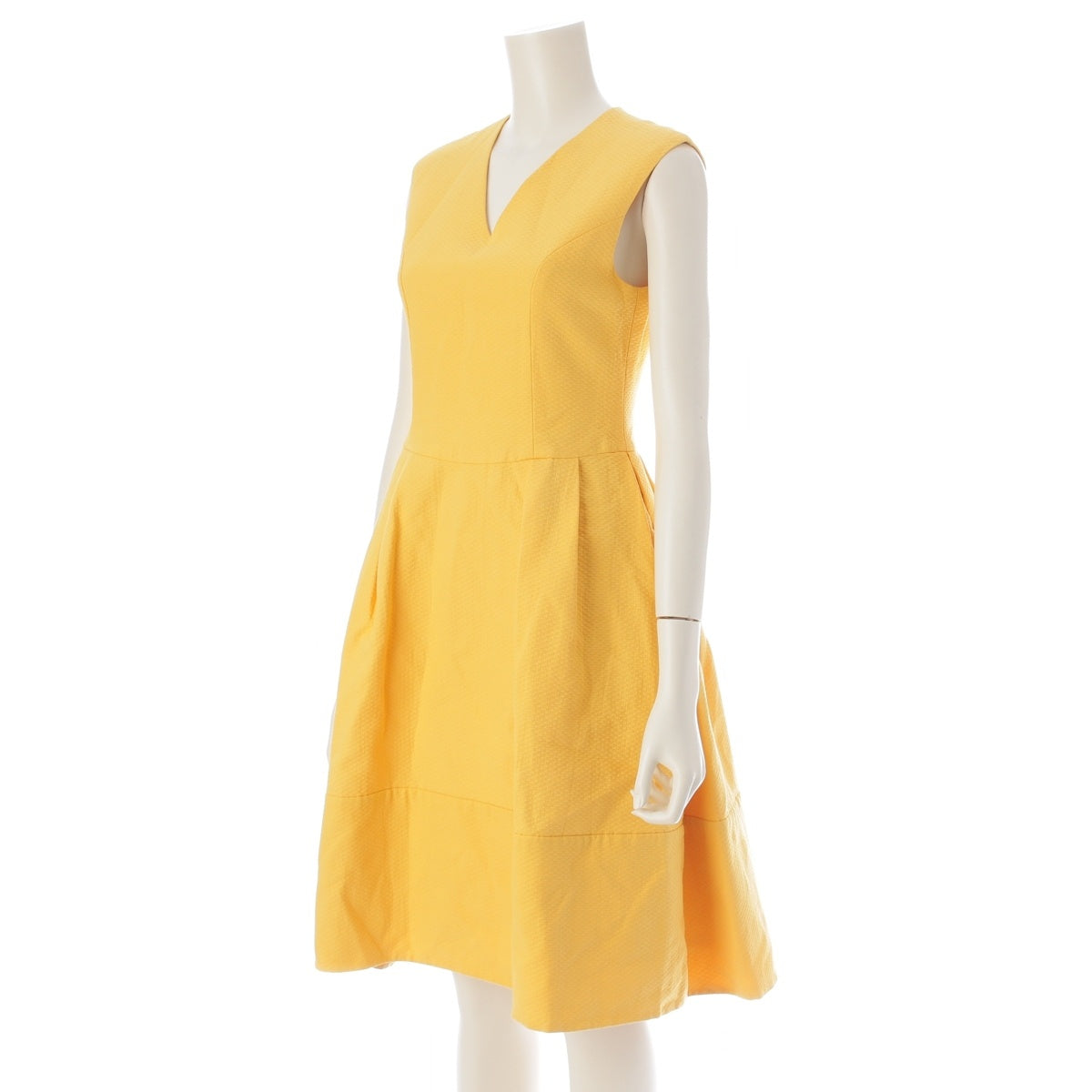 FOXEY V-Baron V-neck flared switching tuck sleeveless one piece dress 40322 yellow 38