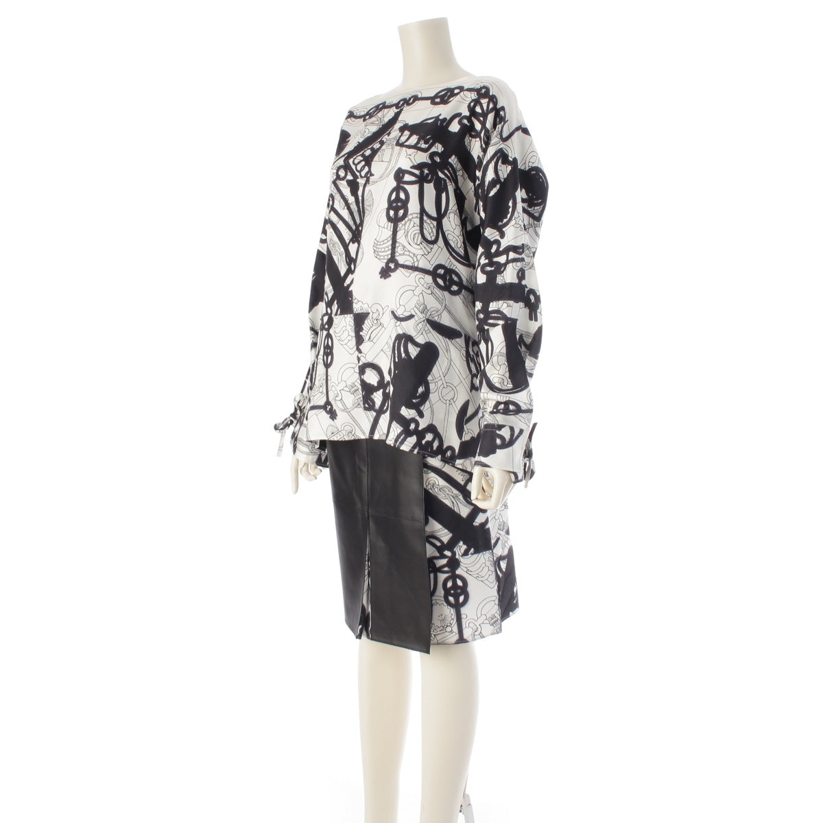 HERMES Cliquetis Tattoo Aquarelle Chaine d'Ancre Silk, Sheepskin, Leather shirt Skirt setup Tops Bottoms White black 36