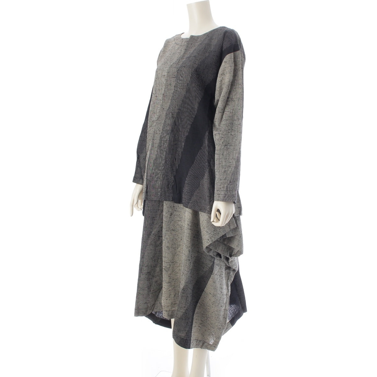 ISSEY MIYAKE Permanente Rayon cotton Diagonal stripe top, asymmetrical design Skirt setup VG11488/VG51088 Gray black M