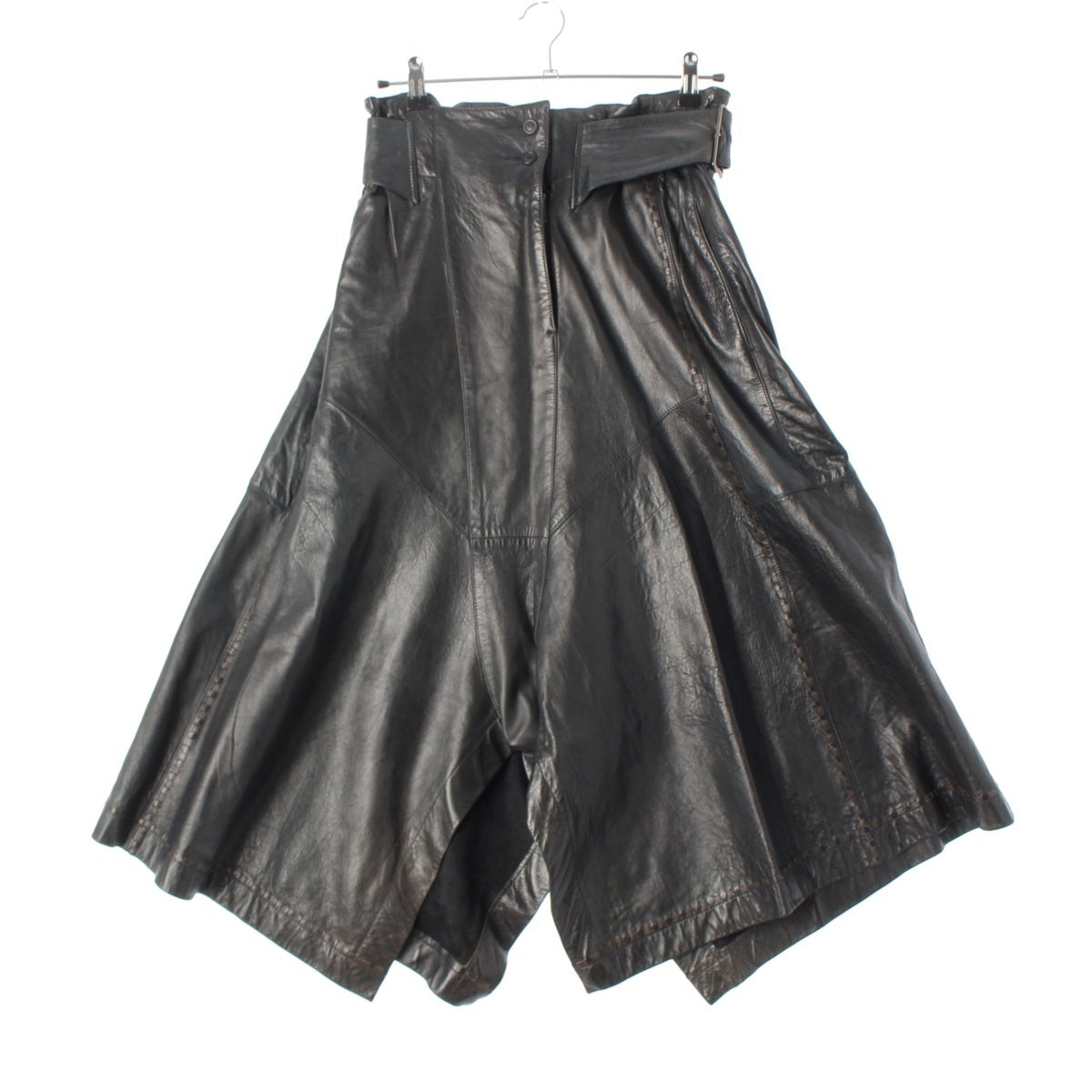 ISSEY MIYAKE Sheep leather Brush tag, flared culottes, belt design, knitted. Bottoms JY43016 black