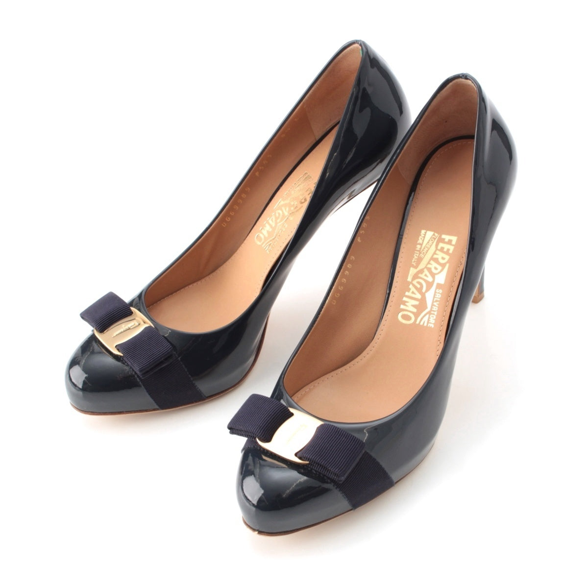 Salvatore Ferragamo patent Vara stiletto heels pumps Navy 8 1/2