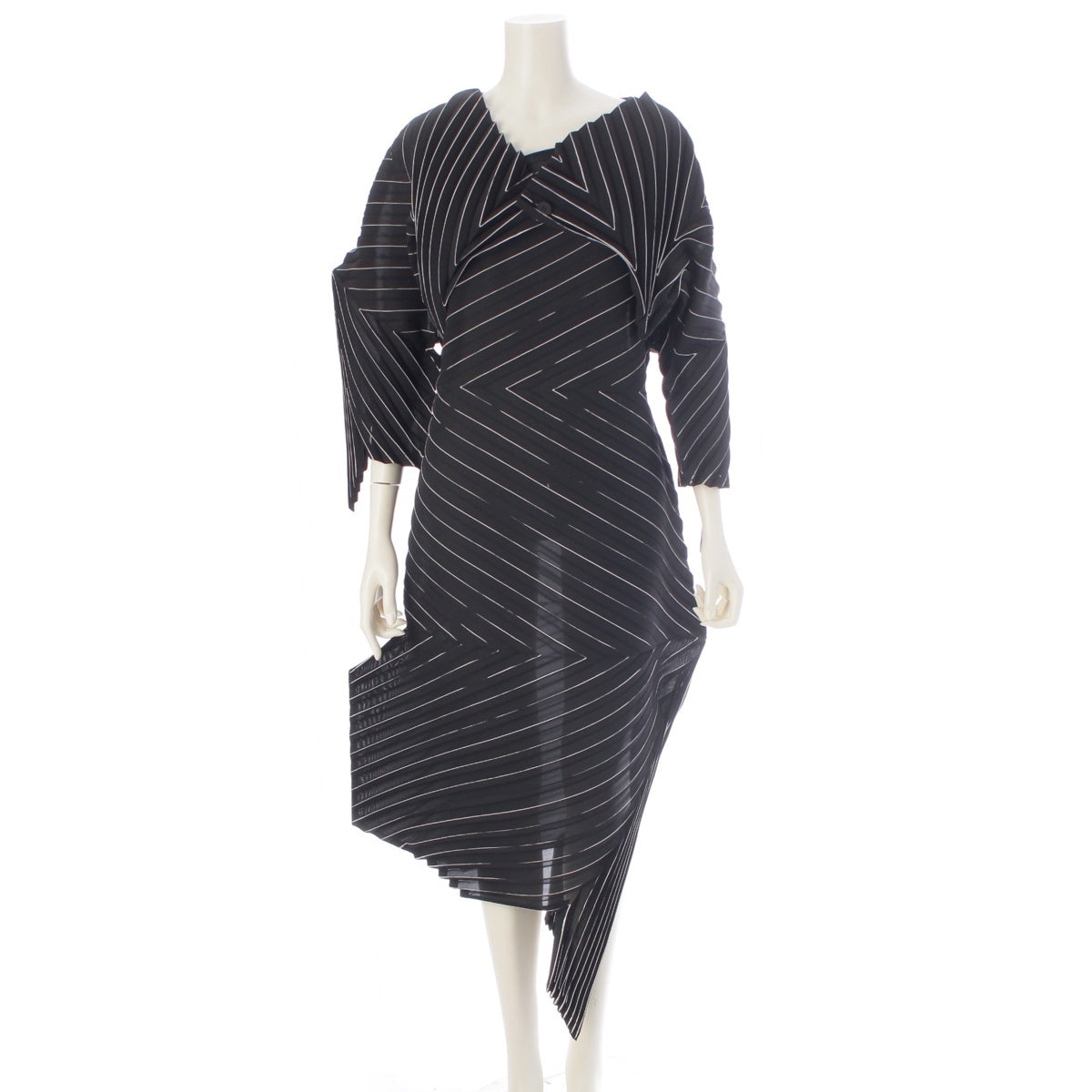ISSEY MIYAKE V SQUARED polyester Asymmetrical bolero x asymmetrical dress ensemble IM33FH182/IM22FO180 black 2/2