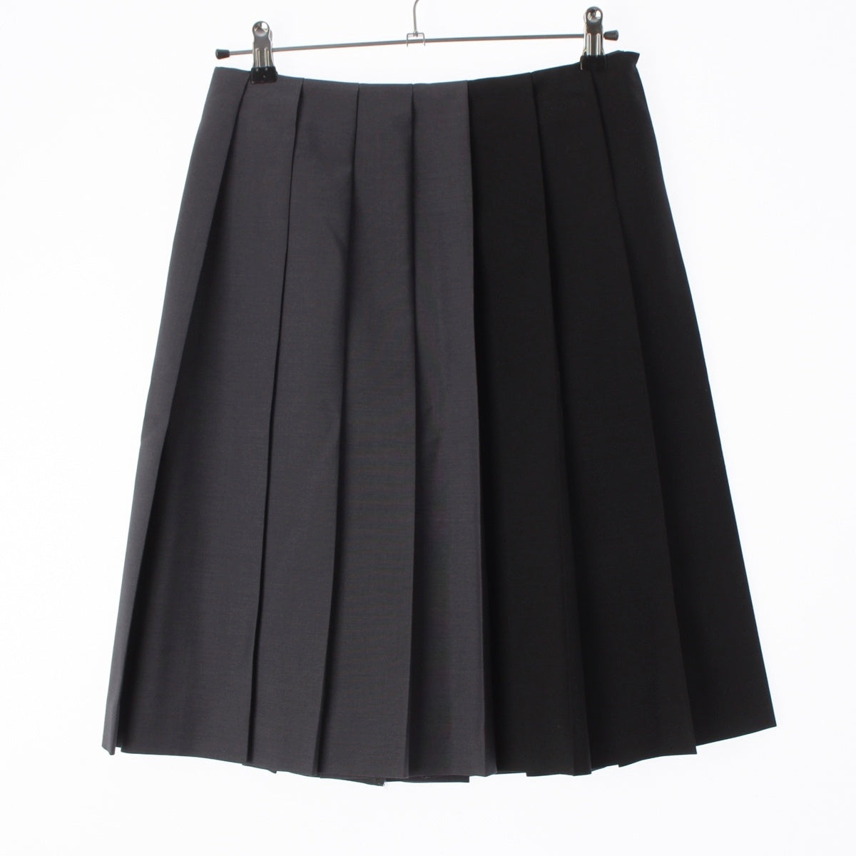 MIUMIU Mohair Virgin Wool Patch Logo Bicolor Pleated Medium skirt MG2420 Gray black 36