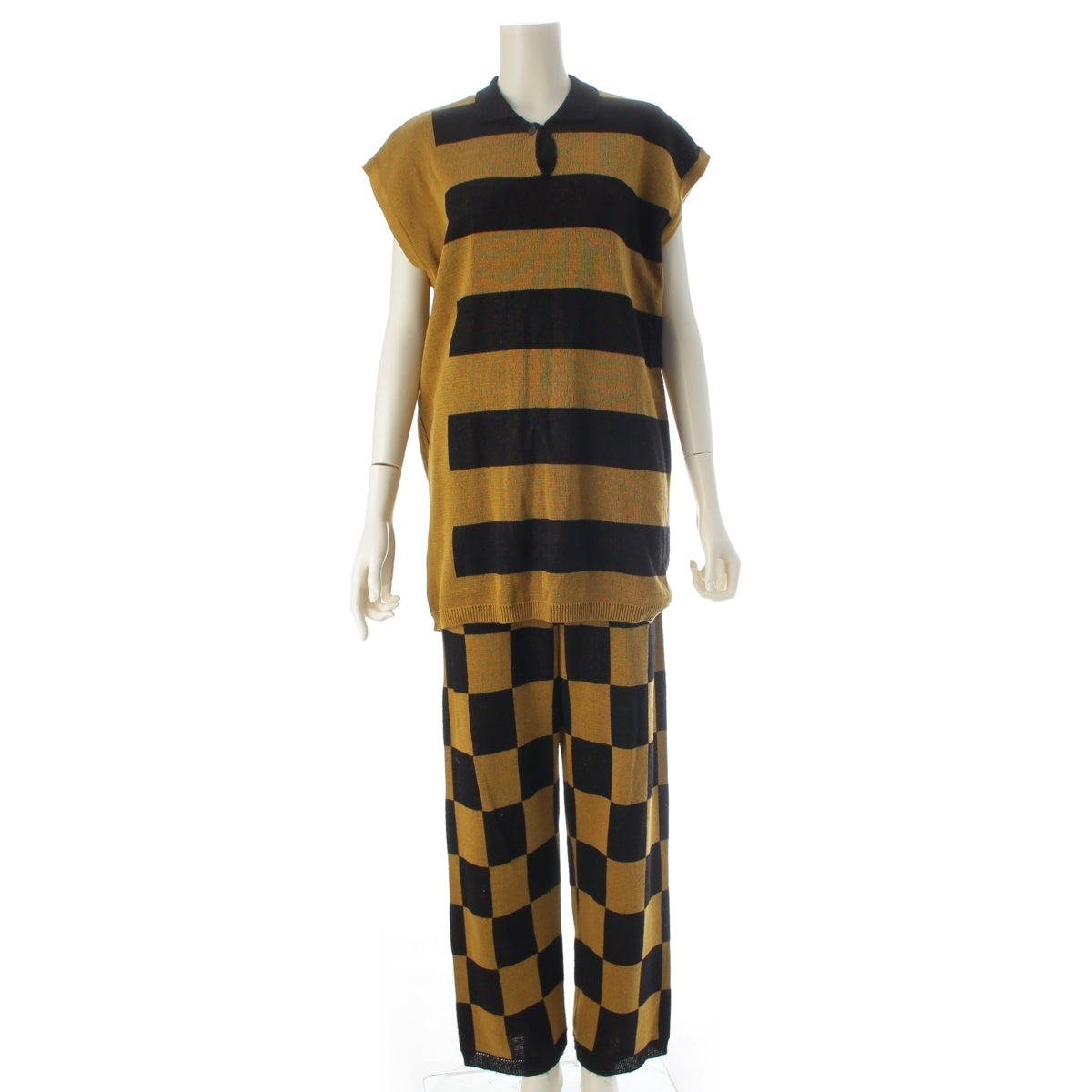 ISSEY MIYAKE Brush Tag Knit Sleeveless Top Pants setup Black and mustard yellow tones