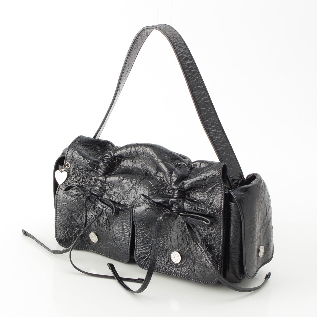 ACNE STUDIOS Multi-pocket ribbon design heart charm Shoulder Bag SilverMetal black