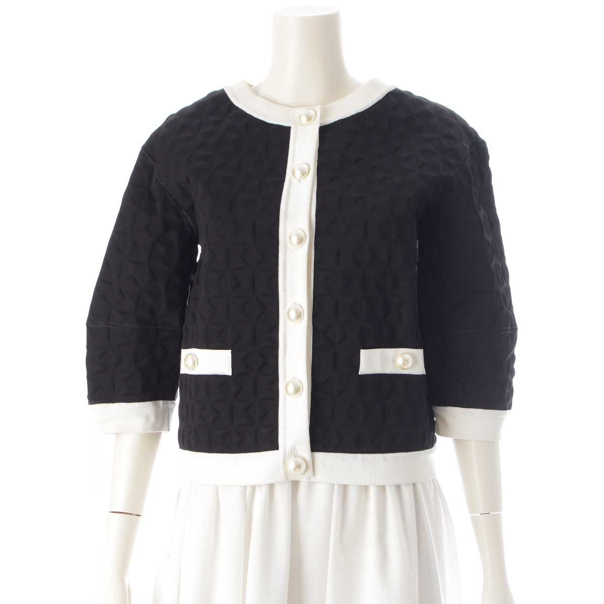 CHANEL COCO Mark pearl button No color jacket outer P46138 Black x white 36