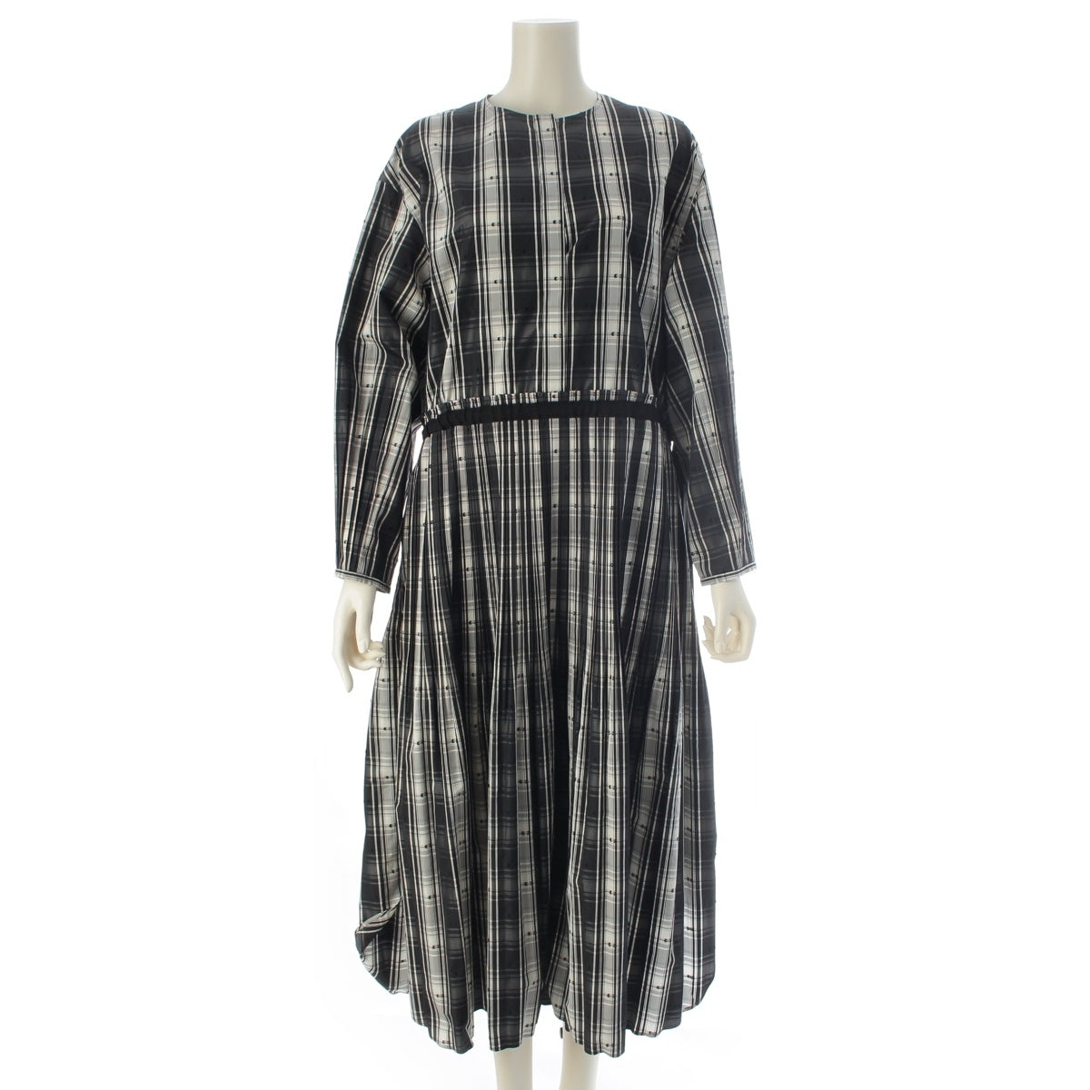 Drawer Cut Jacquard Collarless Pleated Skirt with Panel one piece 6526-299-1480 White black 36